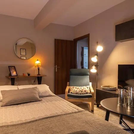 Eleni's Modern *