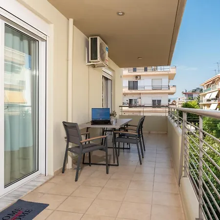 Eleni's Modern Apartment